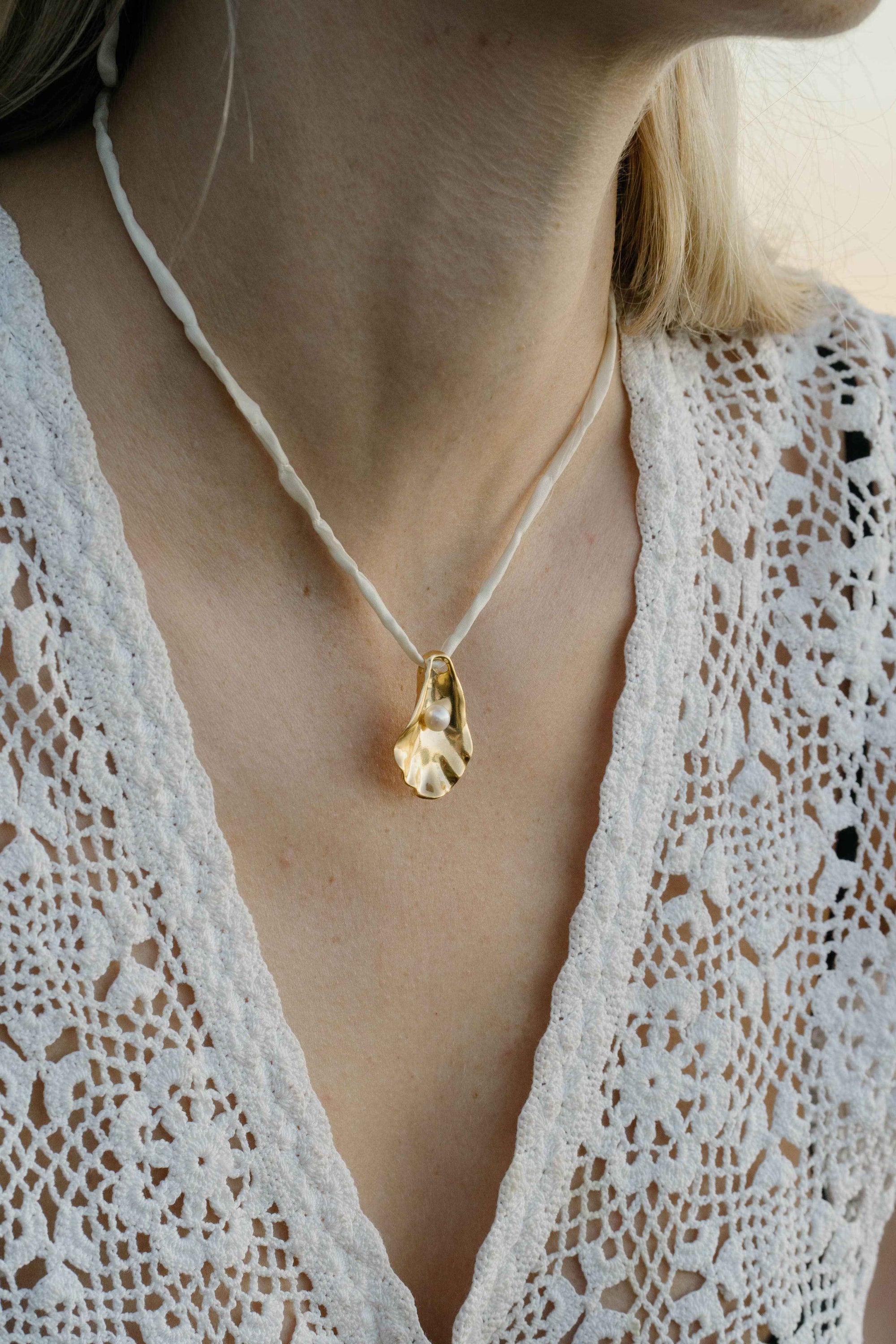 Oyster Shell Necklace on Raw Silk | Gold/Marine Blue