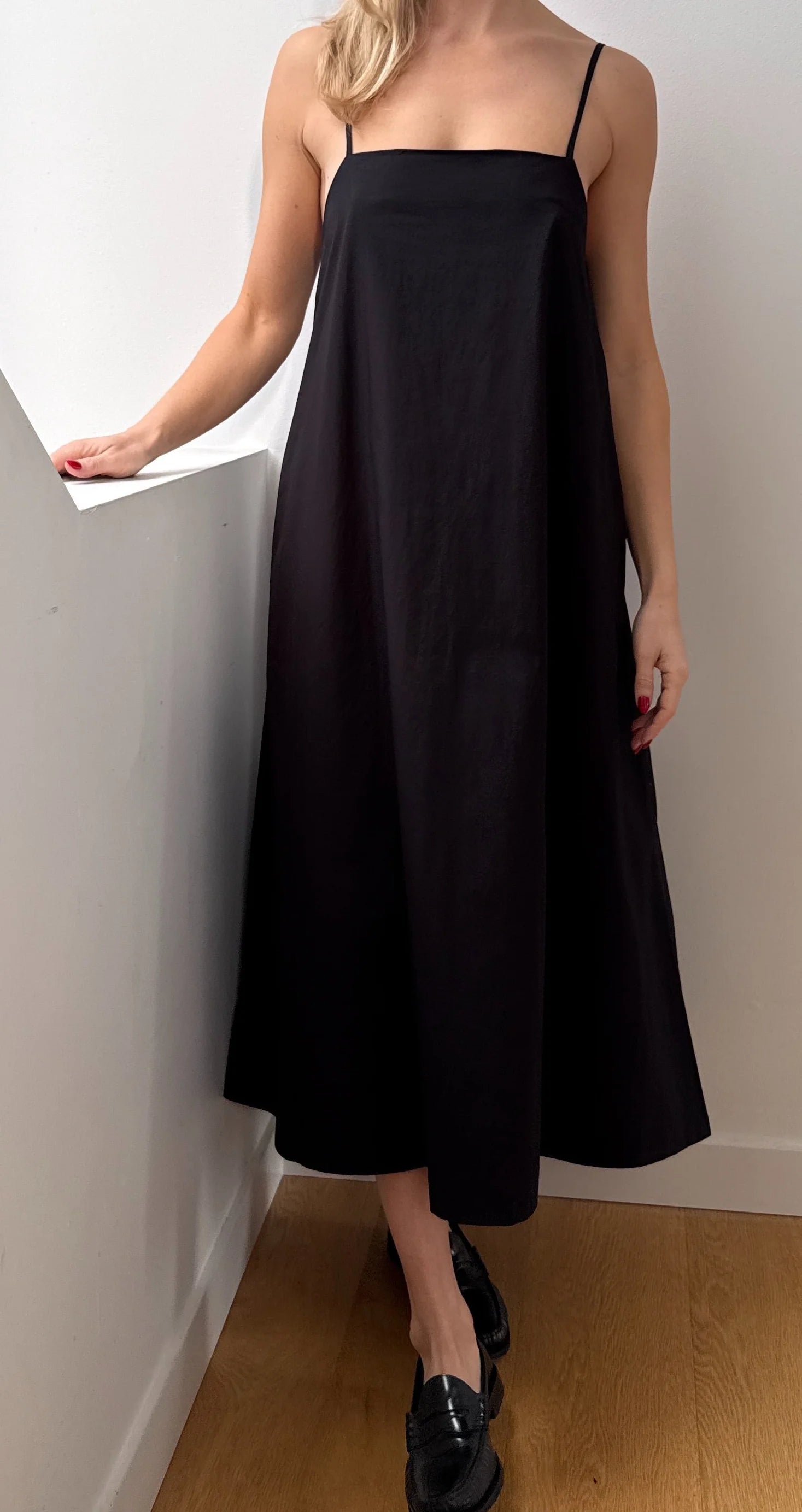 Volay | The Midi Tie Back Dress | Black