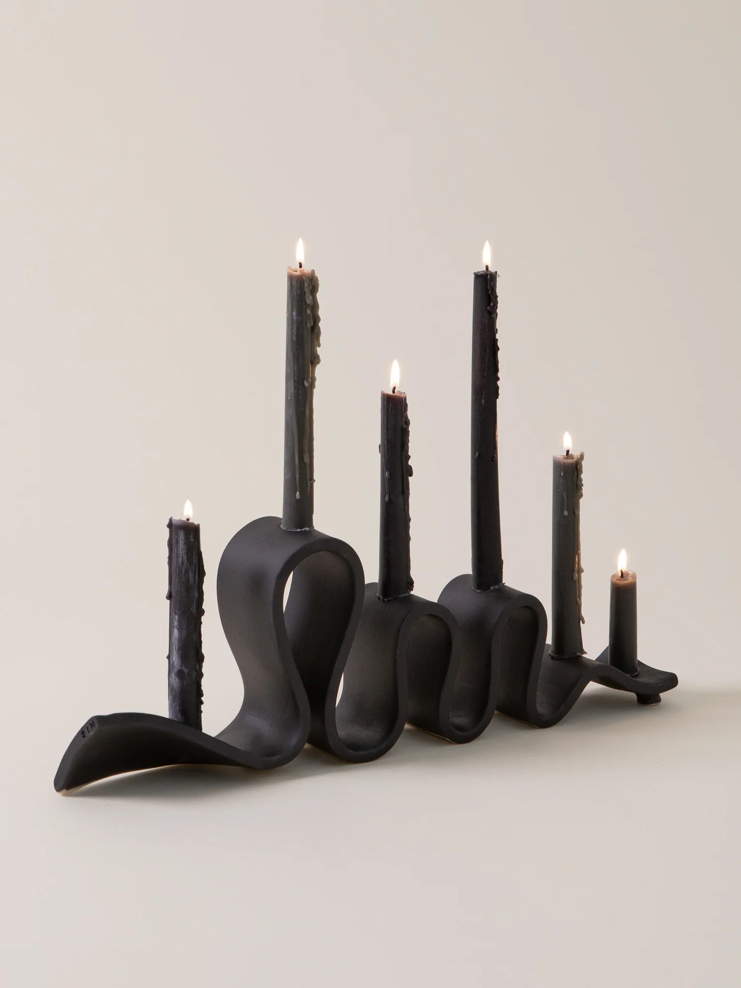 Virginia Sin Weylyn Candelabra | Black