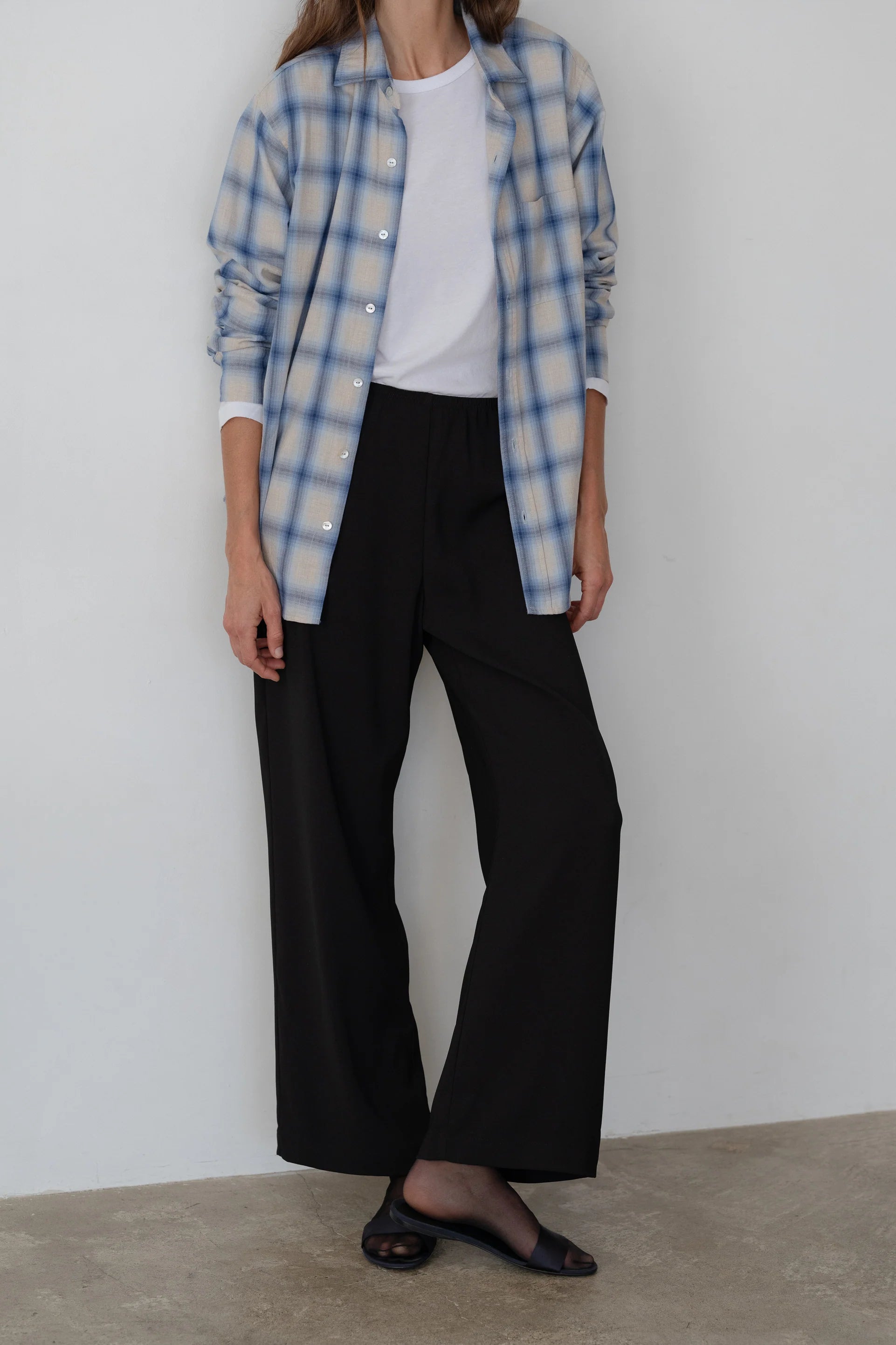 Donni | The Crepe Simple Pant | Jet