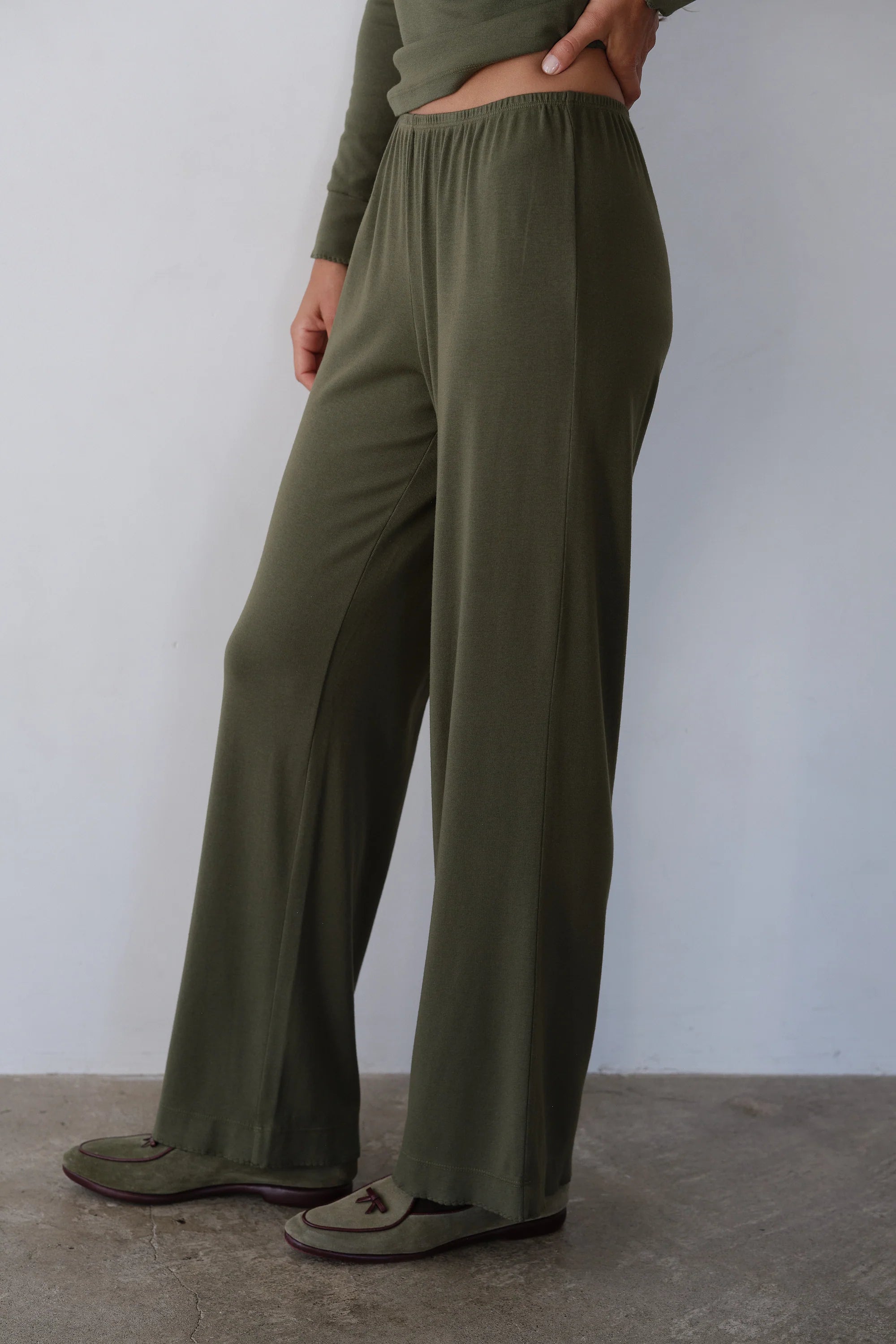 Donni The Baby Rib Scallop Pant | Oregano