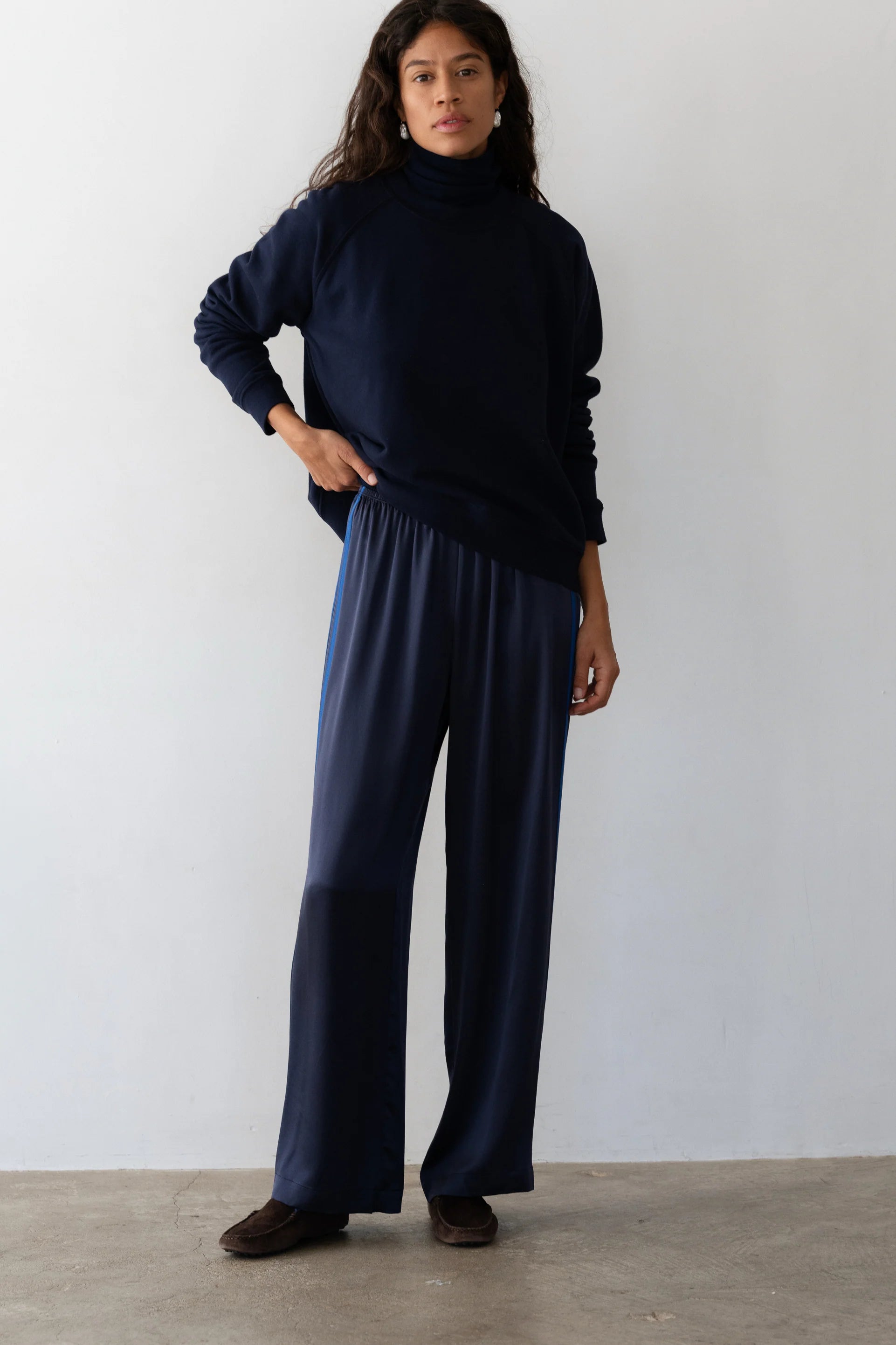Donni Silk Stripe Simple Pant | Navy/Blueberry