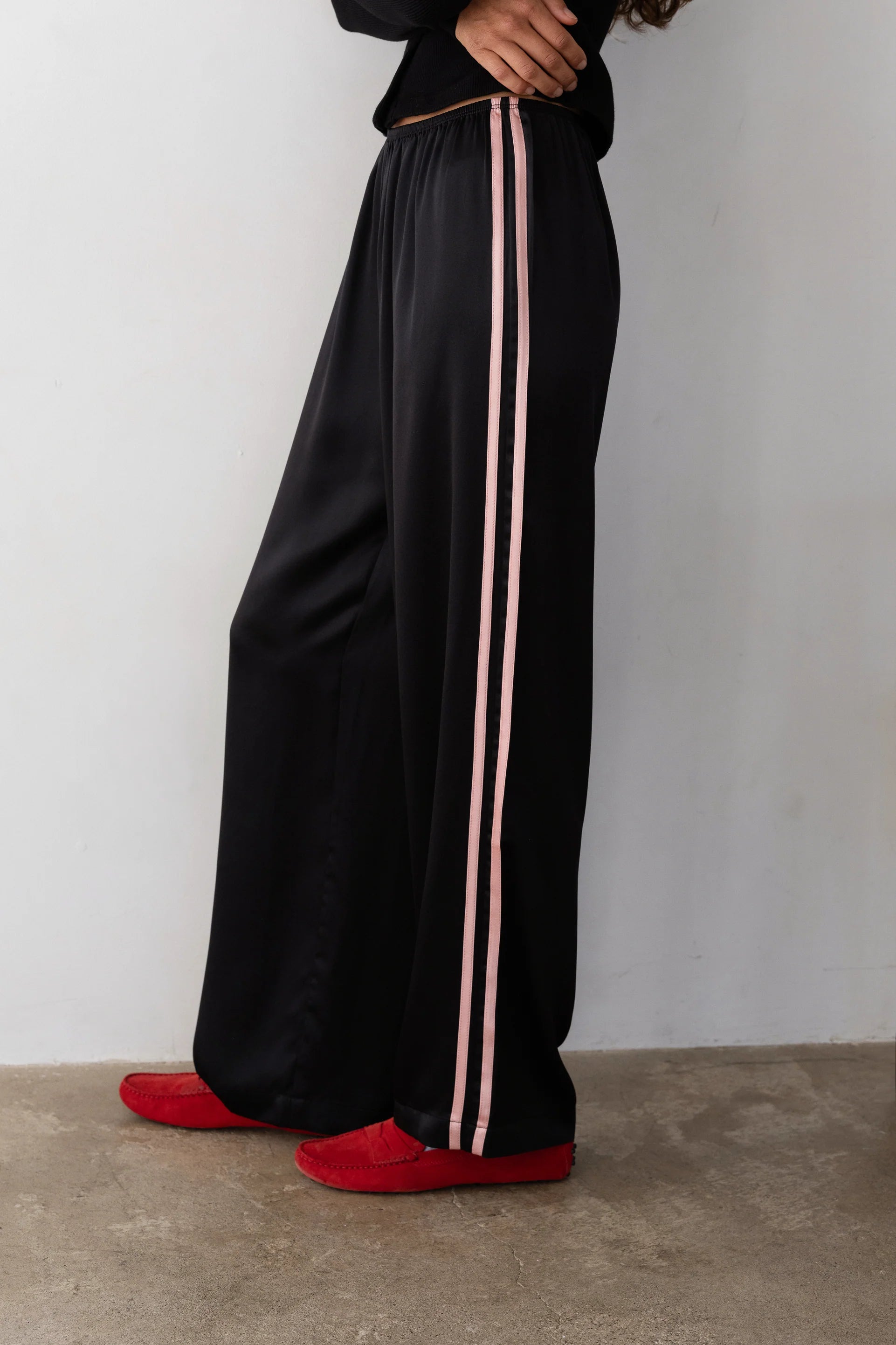 Donni Silk Stripe Simple Pant | Jet/Blossom