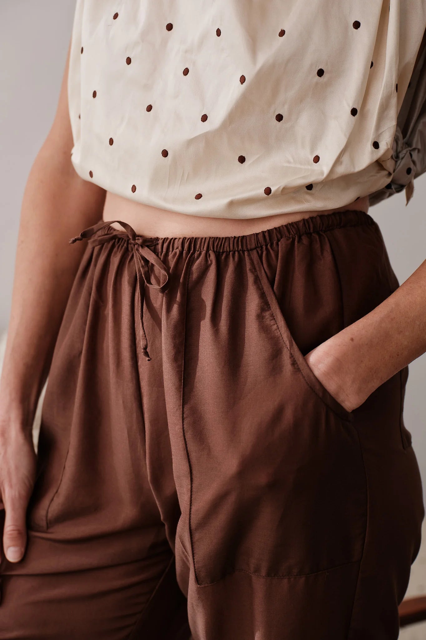 Donni |The Silk Cotton Sheer Cargo Pant | Walnut