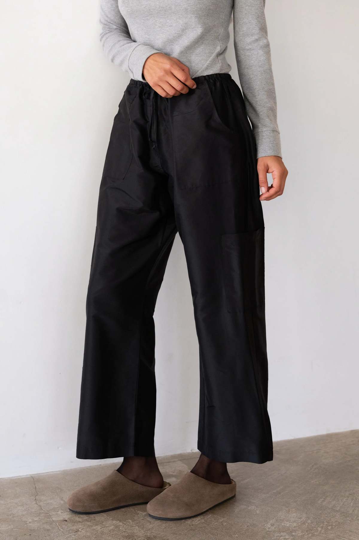 Donni |The Taffeta Drawstring Cargo Pant | Jet