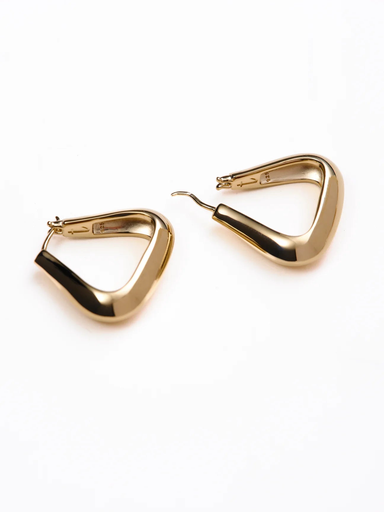 THEIR| Lyle Medium Triangle Hoops | Gold
