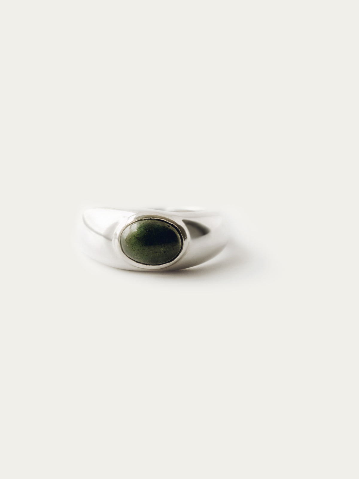 Vimeria | Knuckle Ring | Black Agate