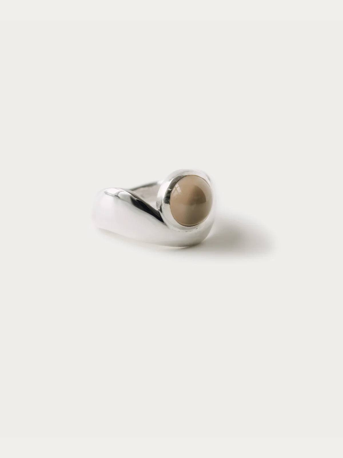 Vimeria | Sinuous Ring Grey Agate