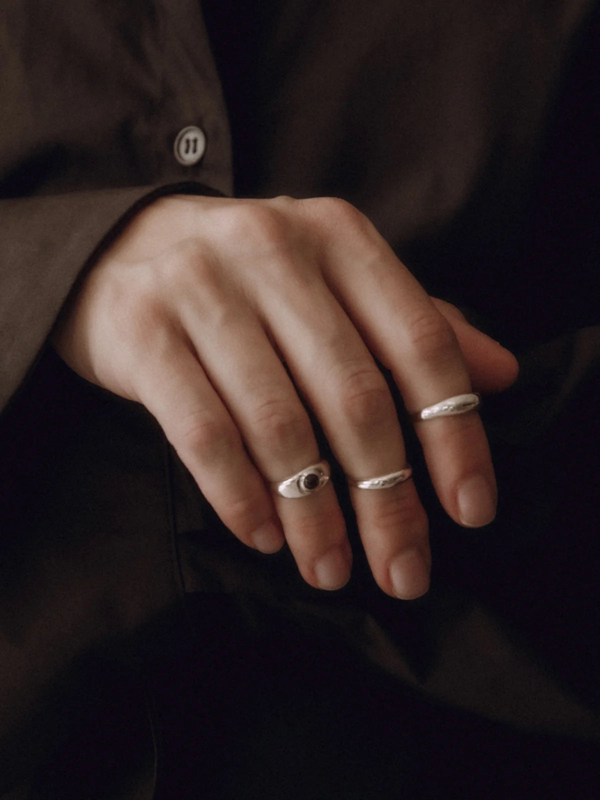 Vimeria | Knuckle Ring | Black Agate